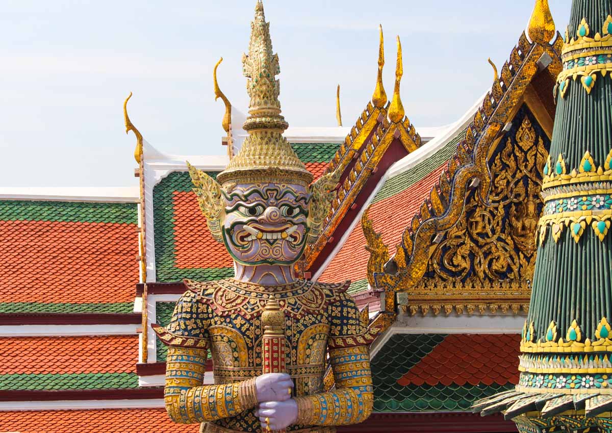 Read more about the article Ultimate Travel Guide For Your First Time in Bangkok: What to do & Where to Stay 